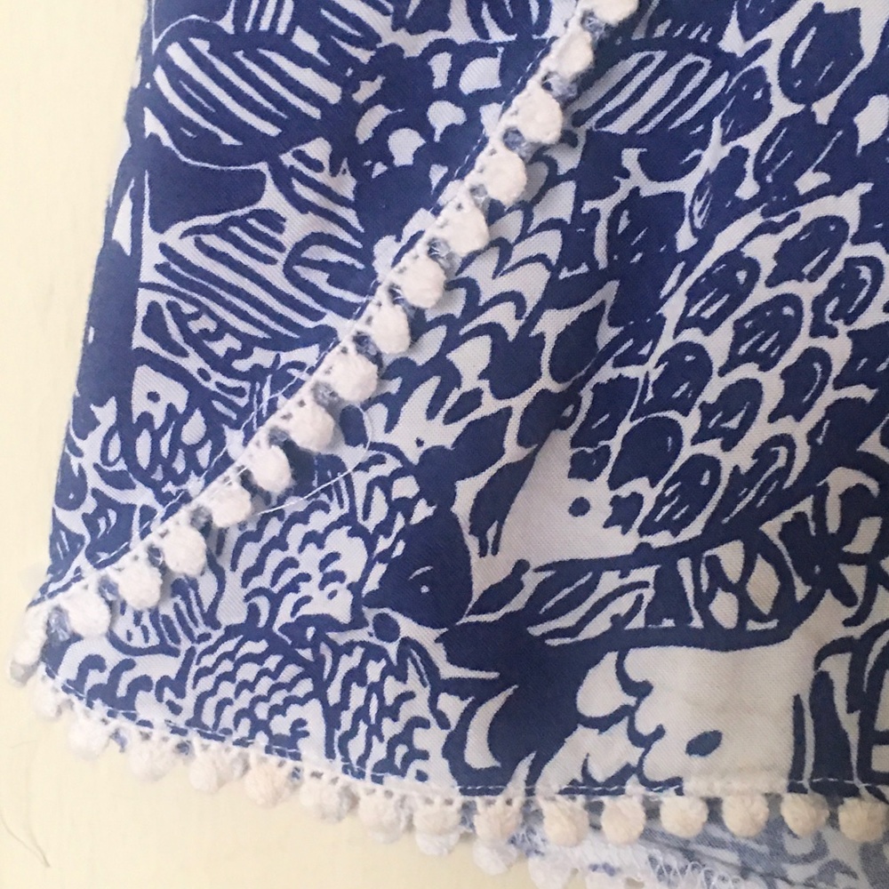 Lilly Pulitzer Blue & White FISH Flouncy Short-Shorts with Pom-Pom Fringe XS - Picture 4 of 9